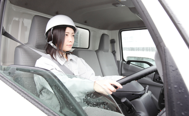 運転しやすいワゴン車での配達